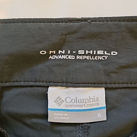 Columbia Black Cropped Bermuda Hiking Shorts 6 - Picture 6 of 9